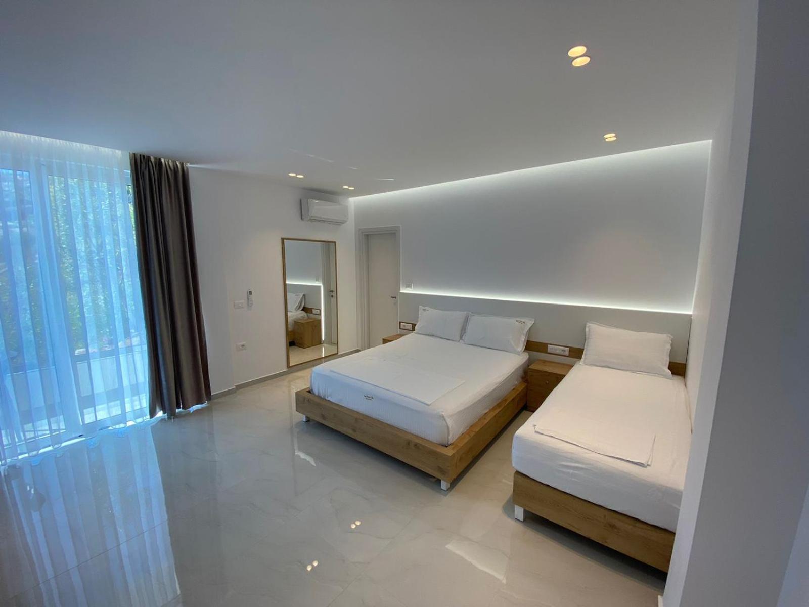 Sea Breeze Sarandë