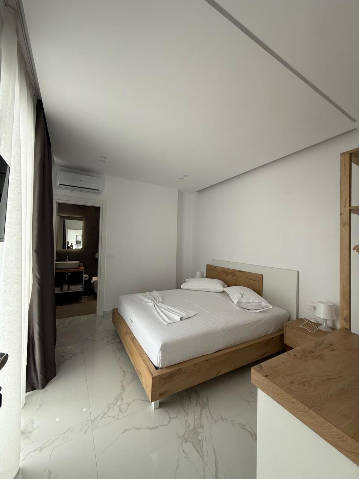 Sea Breeze Apartment Sarandë