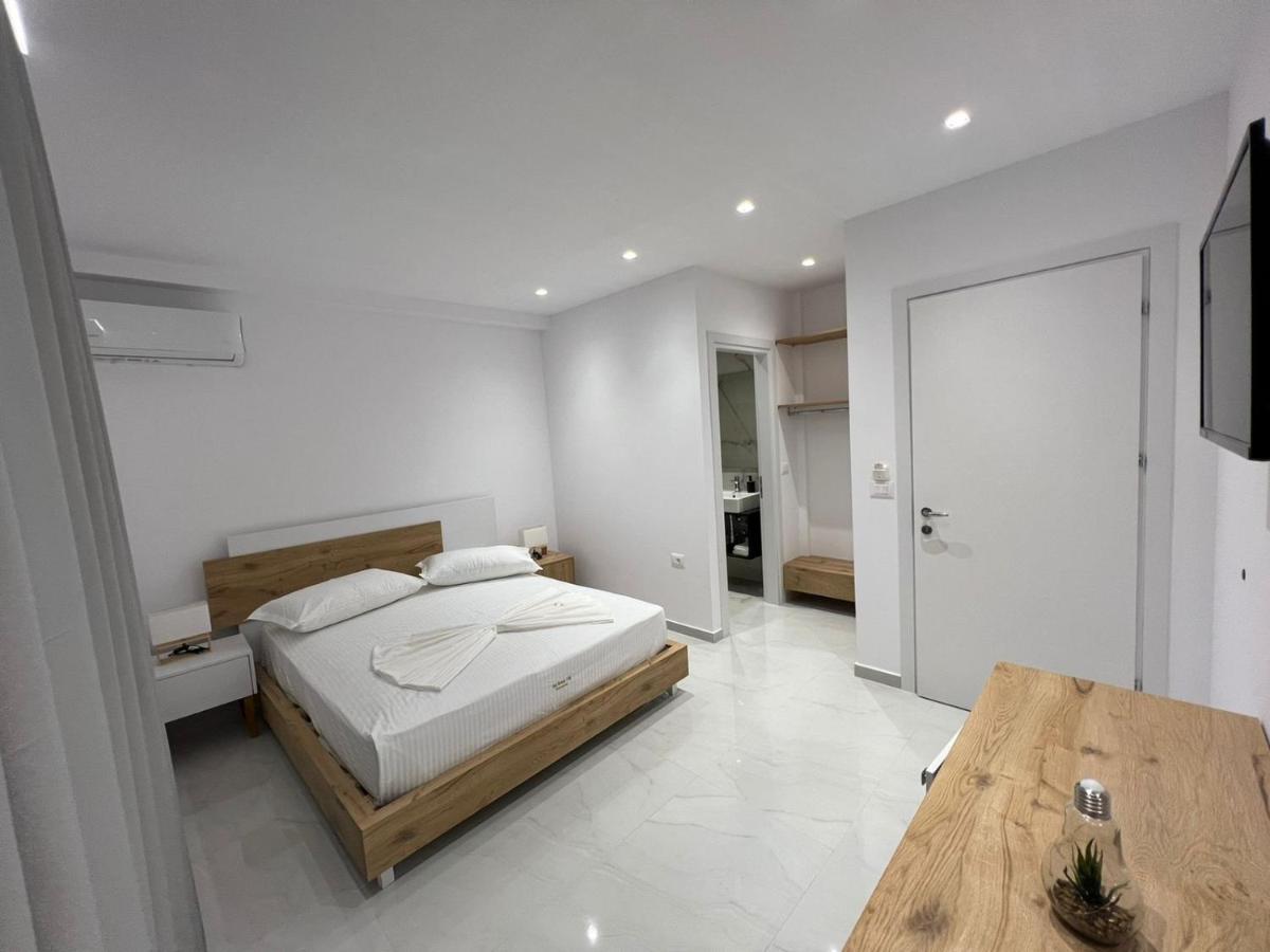 Sea Breeze Apartment *