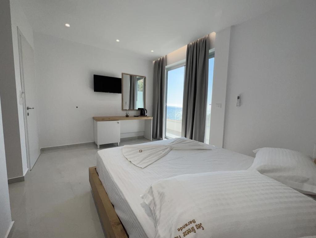 Apartment Sea Breeze Sarande