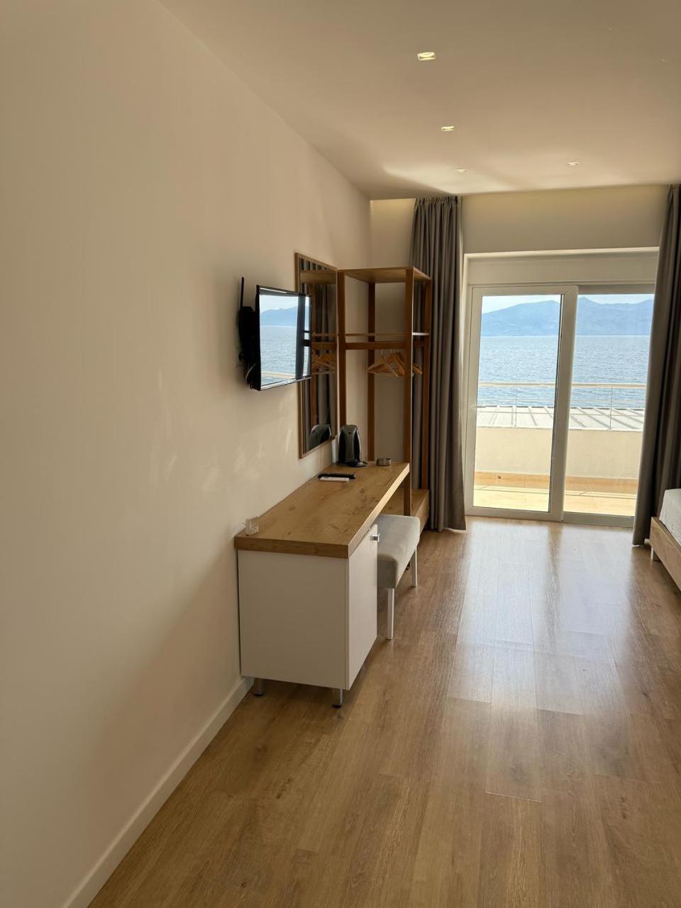 Sea Breeze * Sarande